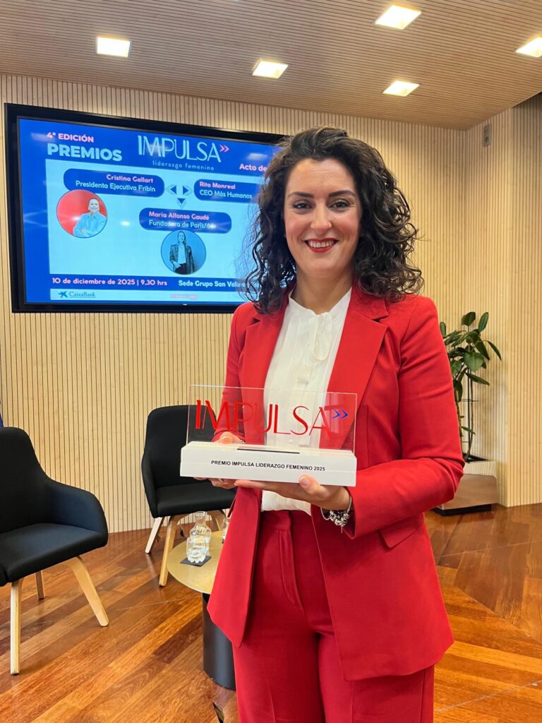 Rita Monreal recibe el Premio Impulsa al Liderazgo Femenino Joven